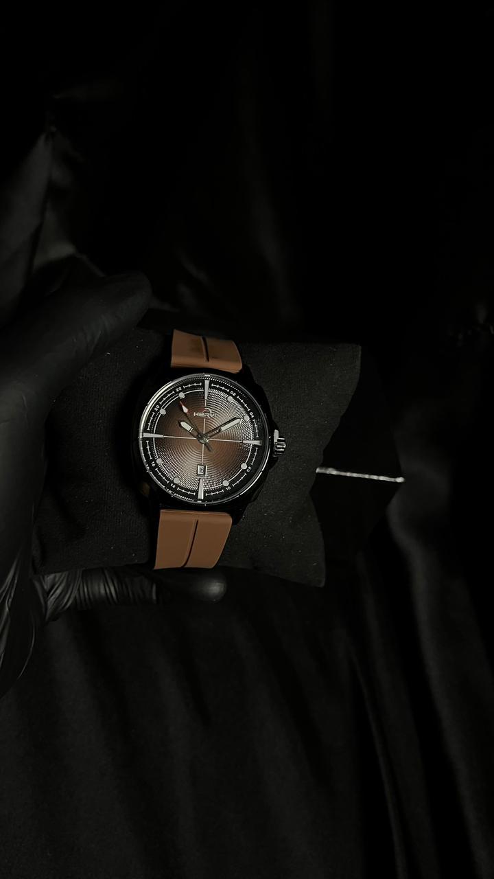 HERYI Boy's Watch in Black Dail