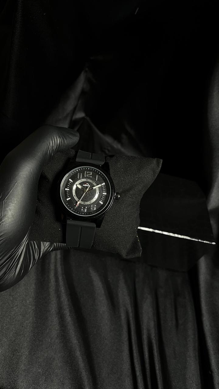 HERYI Boy's Watch in Black With Date